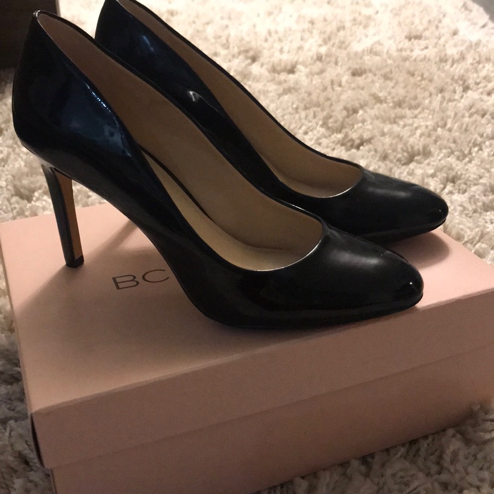 BCBG Black High heel for all occasion! - Picture 1 of 8